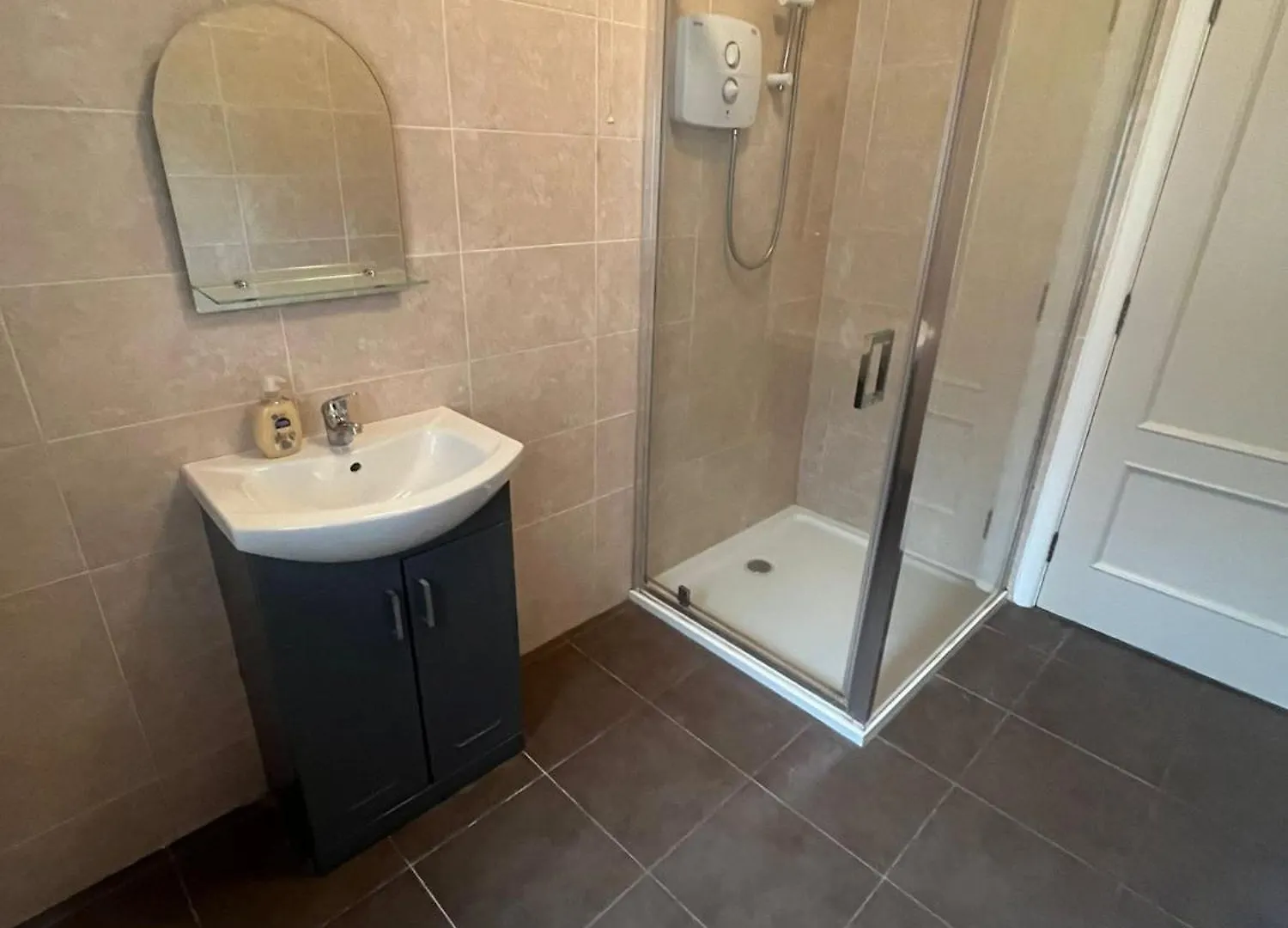 Yeats Lodge Self Catering Apartment And Bar Galway