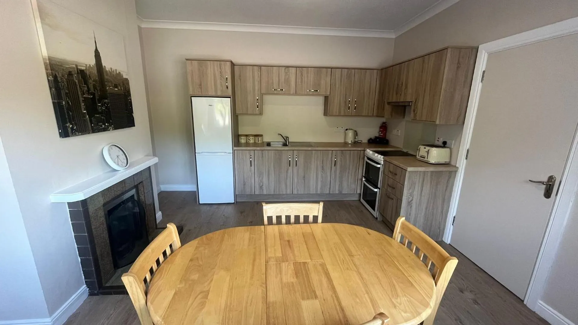 Yeats Lodge Self Catering Apartment And Bar Galway