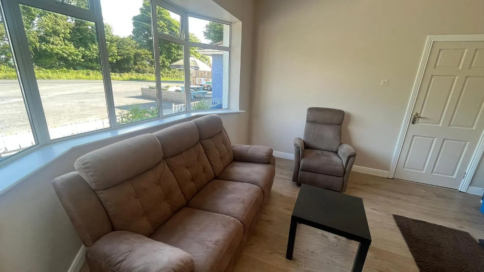 Yeats Lodge Self Catering Apartment And Bar Galway 0*,  Ireland
